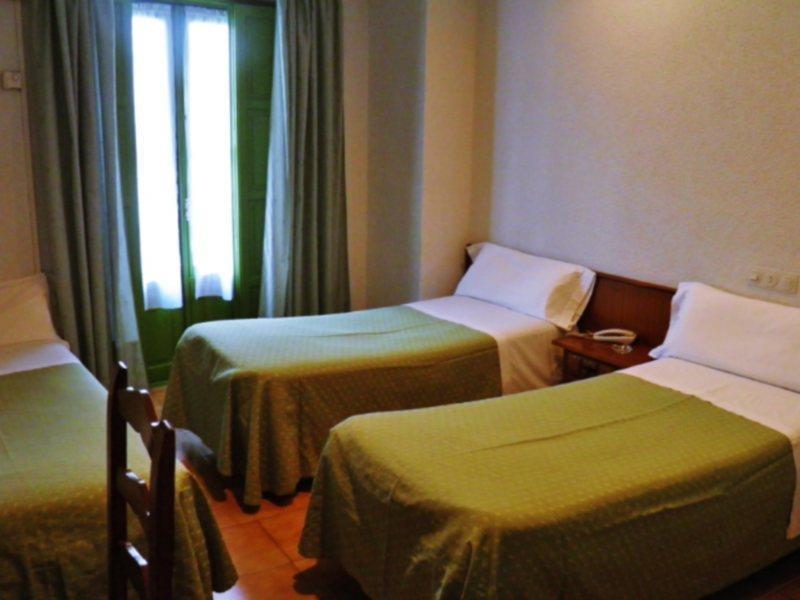 מדריד Nuria Hostal מראה חיצוני תמונה