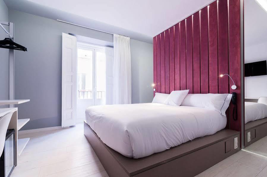 מדריד Nuria Hostal מראה חיצוני תמונה